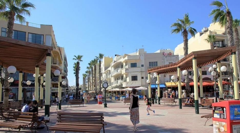 Perfect Tourist In Bugibba Square! St. Paul's Bay